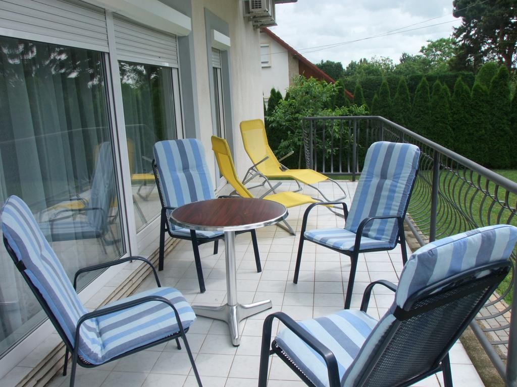 Levente Apartman Balatongyörök Екстериор снимка